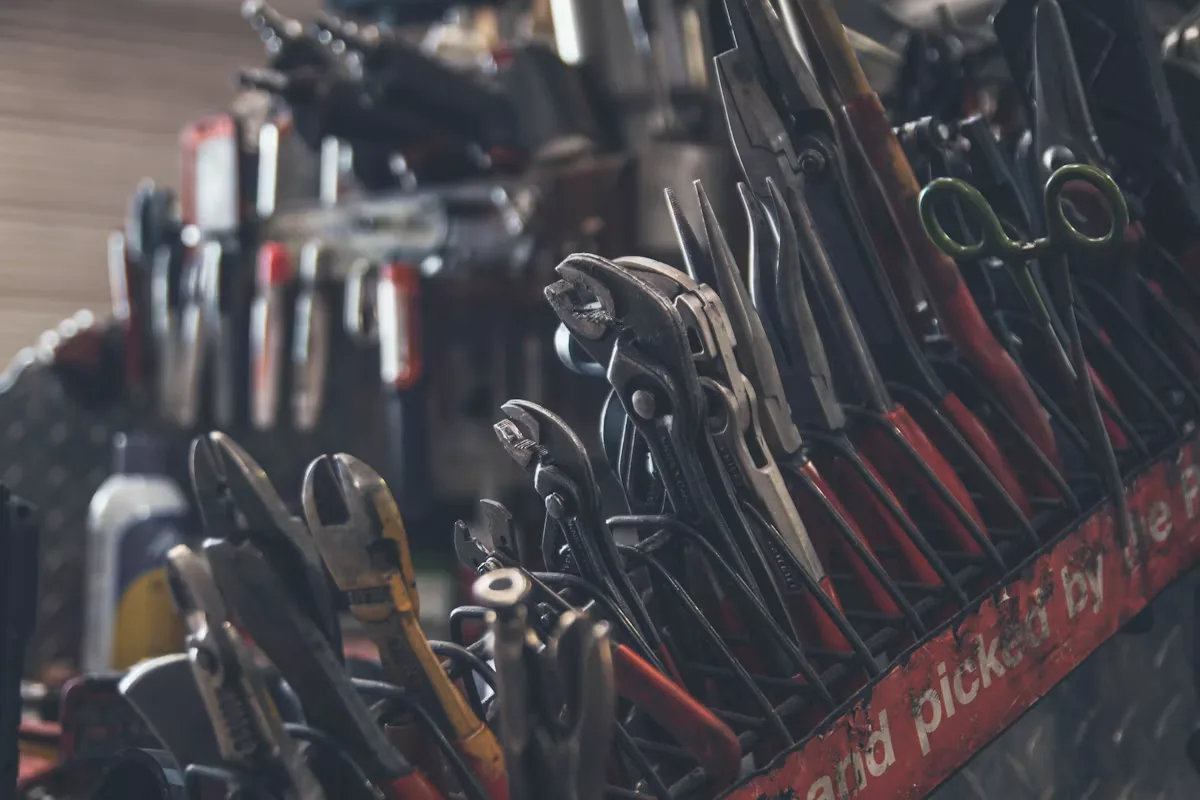 Electrician Prices in Medellín: What Affects the Quote